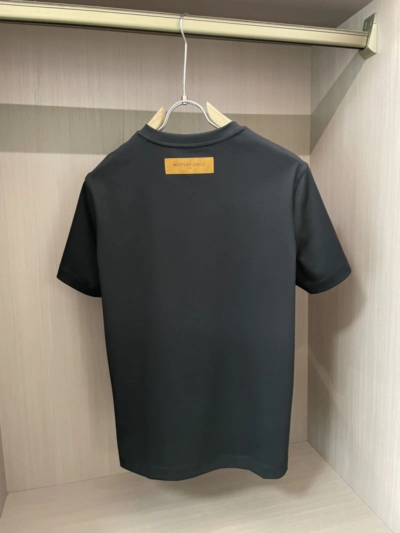 Fashionable Louis Vuitton T-Shirts 135586