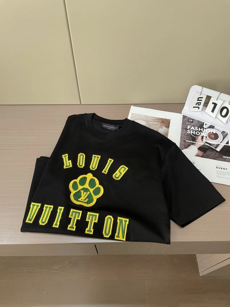 Louis Vuitton T-Shirts Sleek 135585