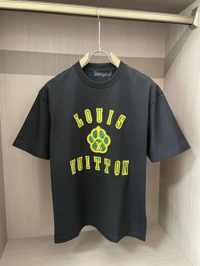Louis Vuitton T-Shirts Sleek 135585