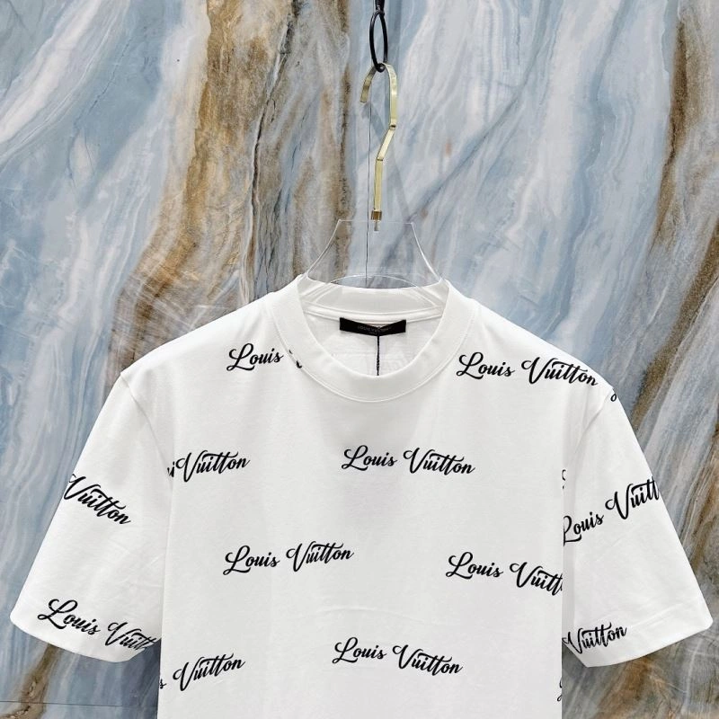 Chic Louis Vuitton T-Shirts 135569