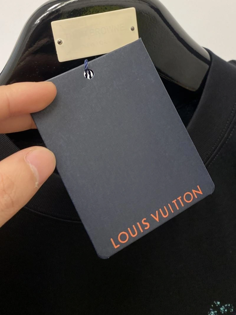 Modern Louis Vuitton T-Shirts 135555