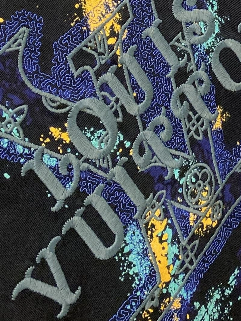 Modern Louis Vuitton T-Shirts 135555