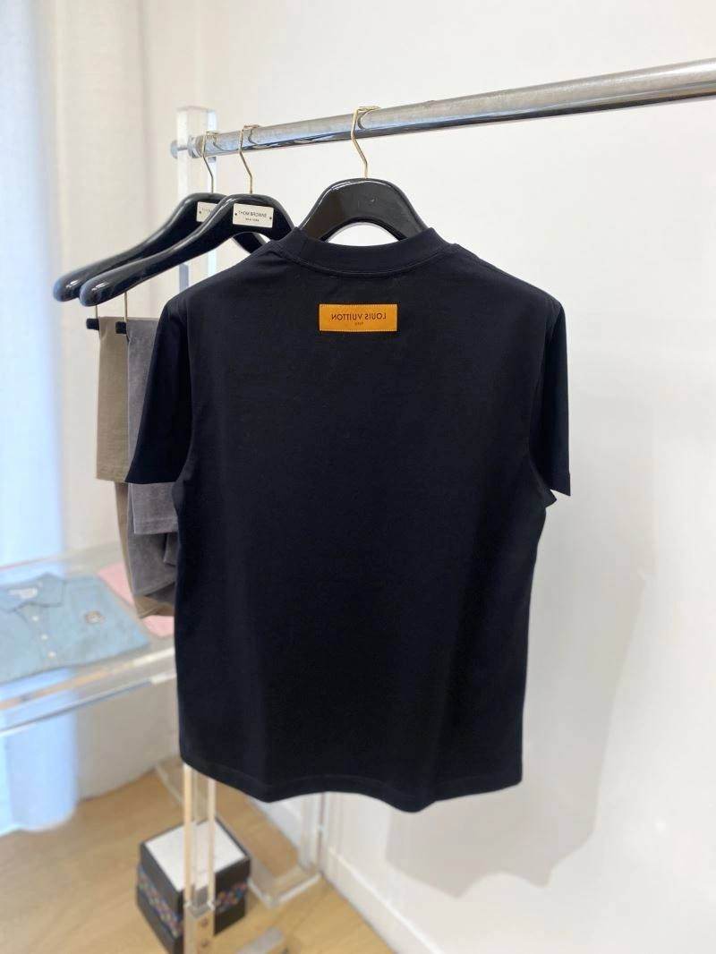 Modern Louis Vuitton T-Shirts 135555