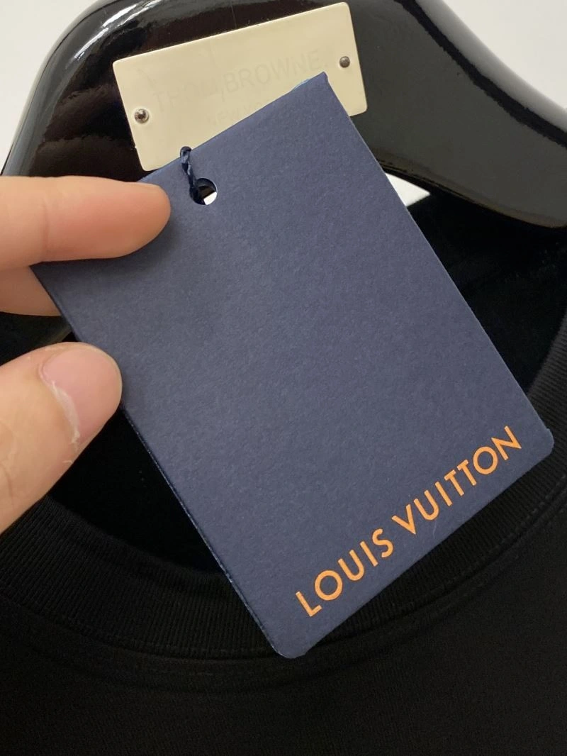 Timeless Louis Vuitton T-Shirts 135573