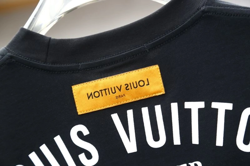 Trendsetting Louis Vuitton T-Shirts 135577