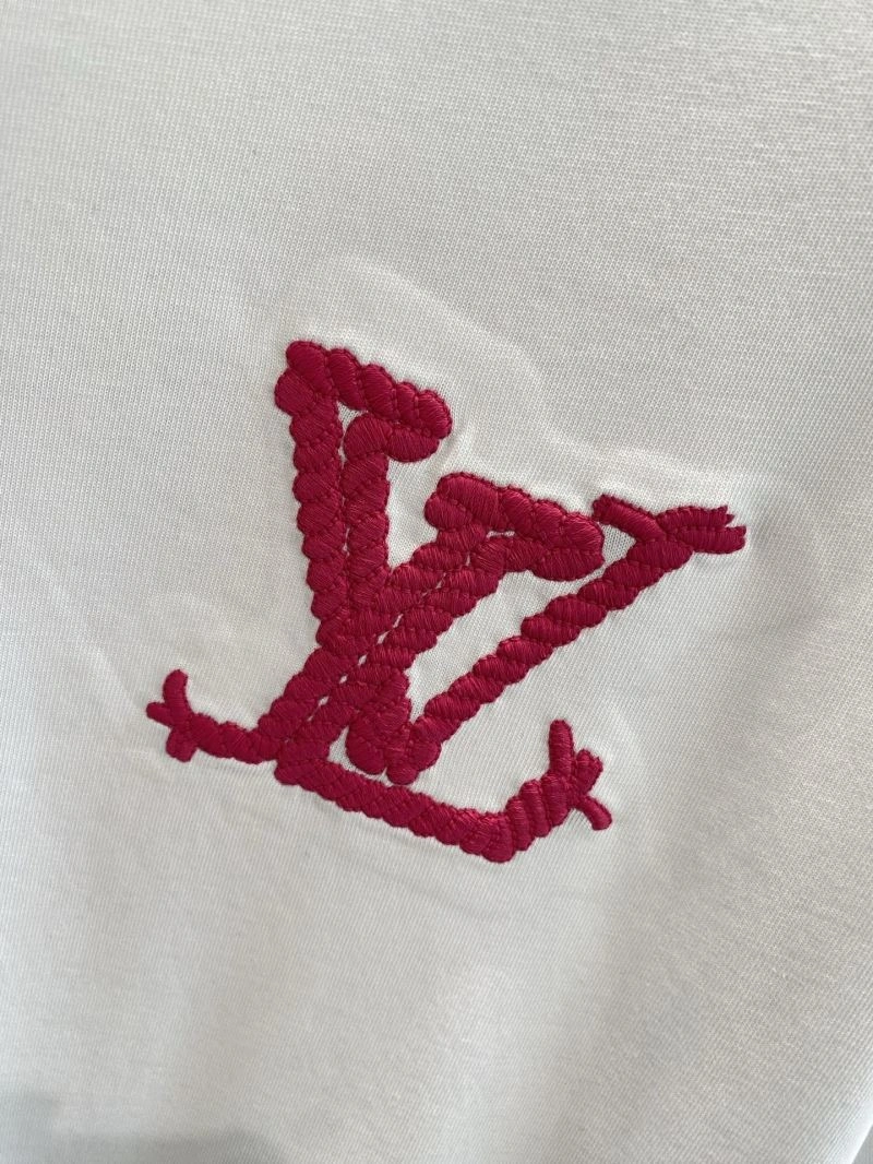 Functional Louis Vuitton T-Shirts 135565