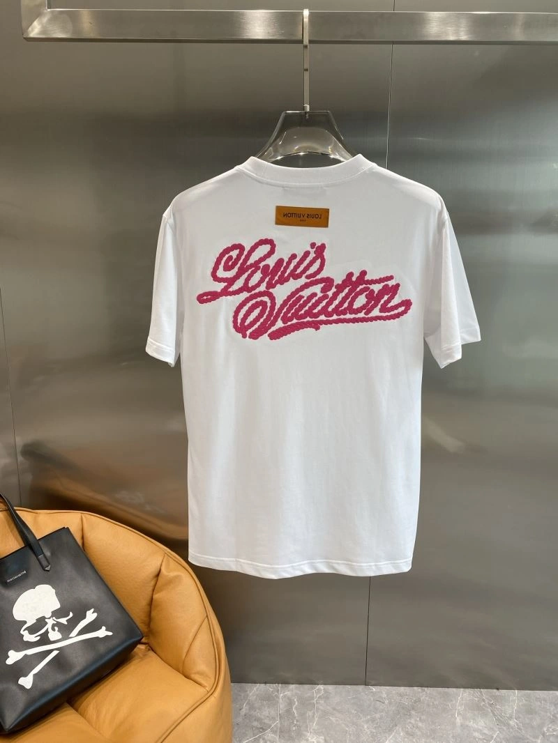Functional Louis Vuitton T-Shirts 135565