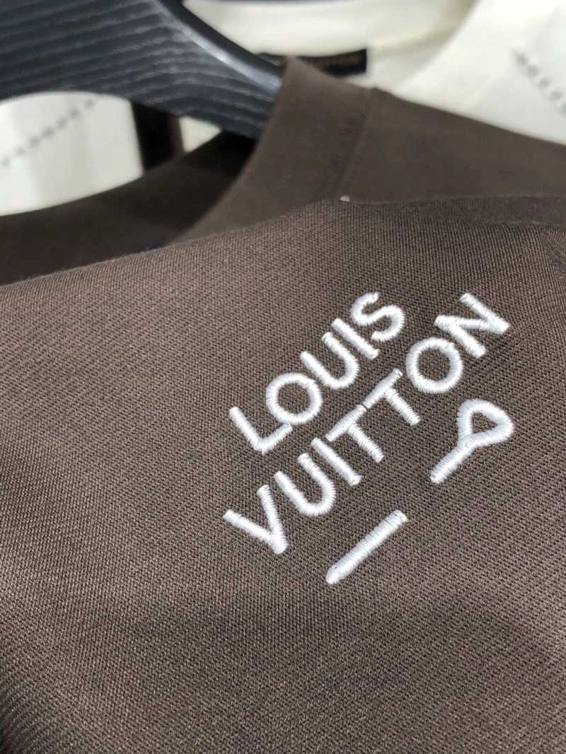 EyeCatching Louis Vuitton T-Shirts 135568