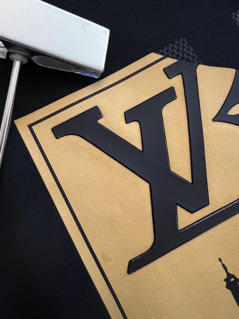 Bold Louis Vuitton T-Shirts 135564