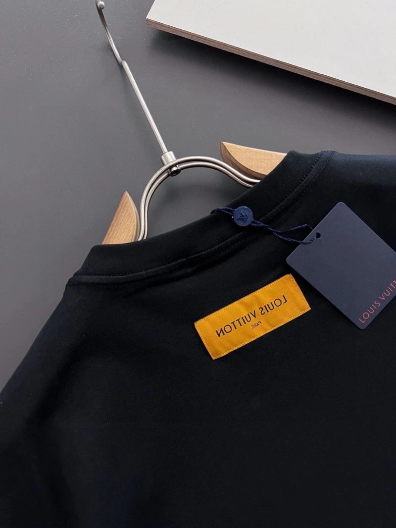 Bold Louis Vuitton T-Shirts 135564