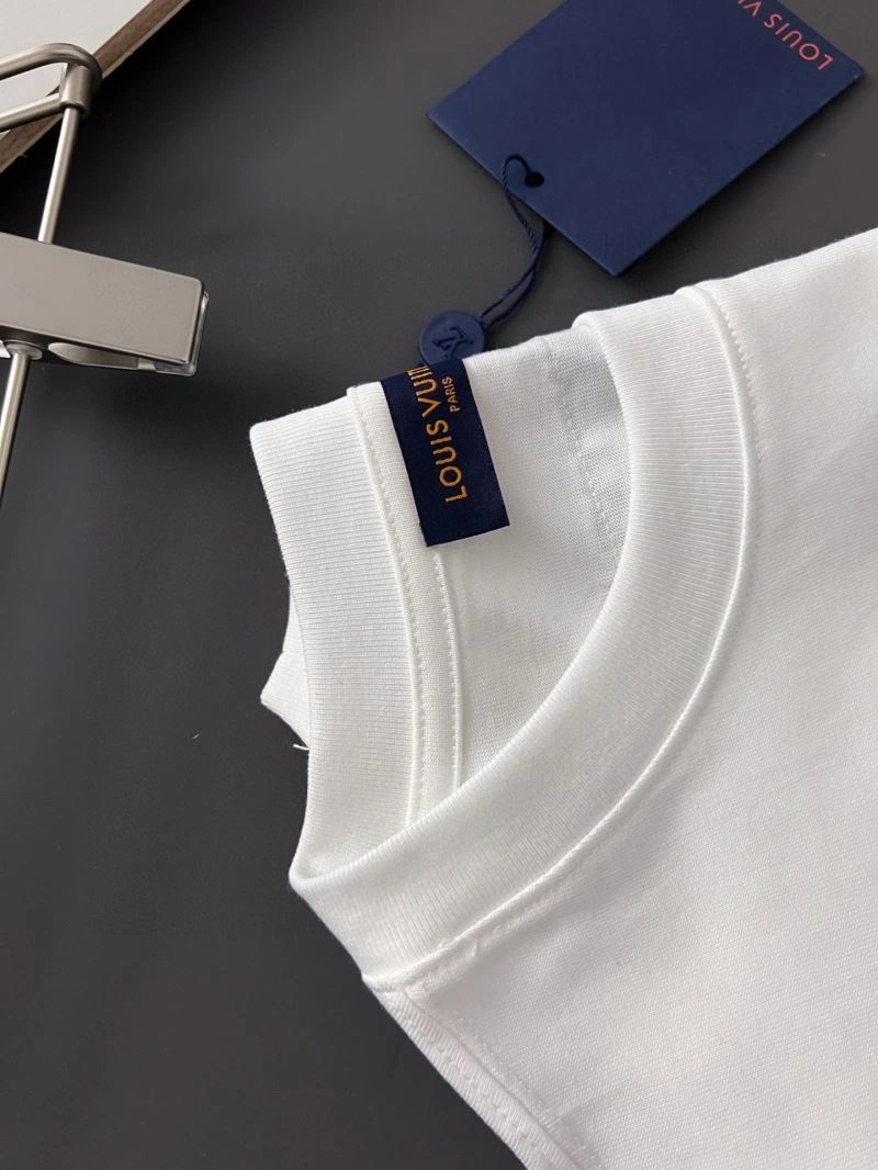 Louis Vuitton T-Shirts Versatile 135576
