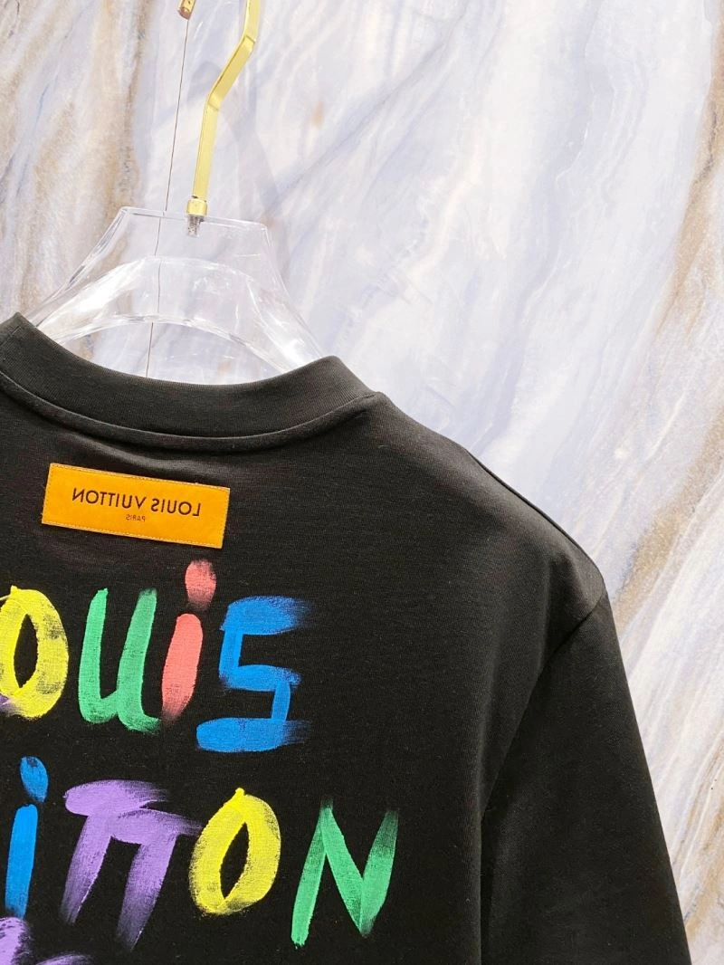 Louis Vuitton T-Shirts Fashionable 135571
