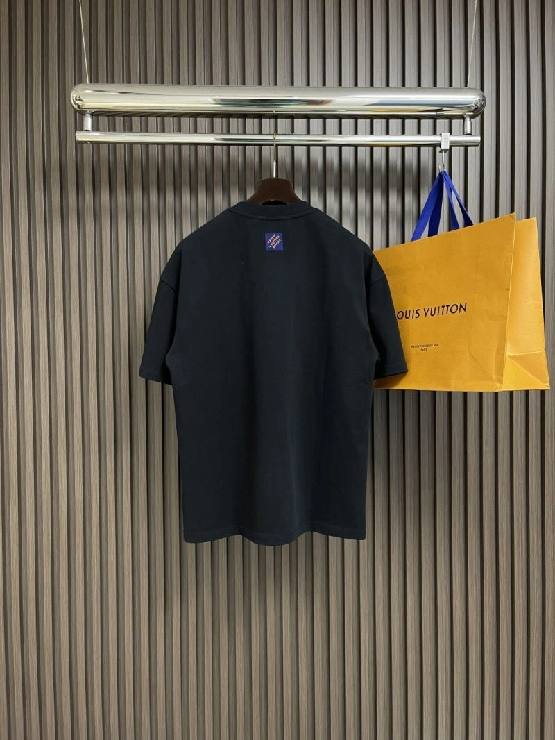 Louis Vuitton T-Shirts Casual 135556