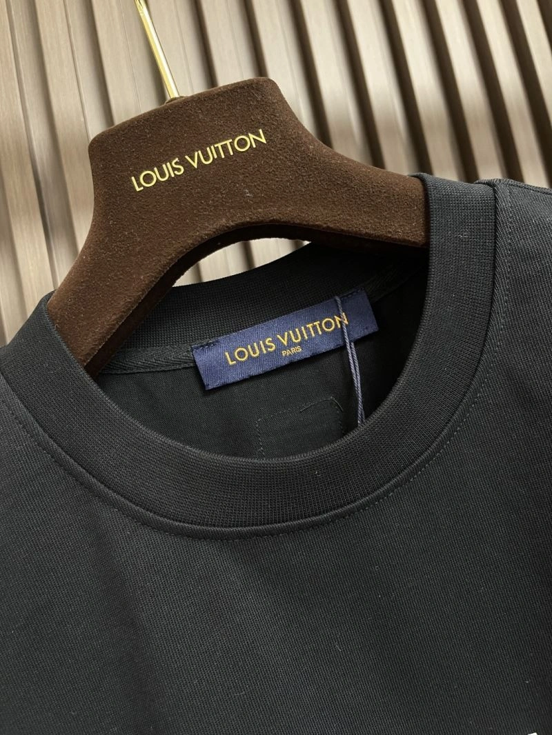 Louis Vuitton T-Shirts Casual 135556