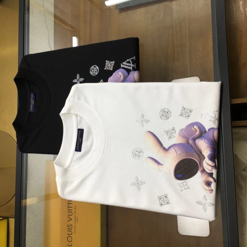 Sporty Louis Vuitton T-Shirts 135546