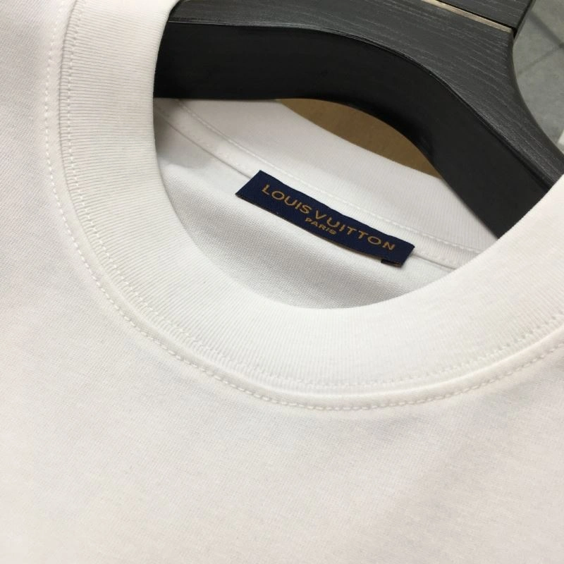 Sporty Louis Vuitton T-Shirts 135546