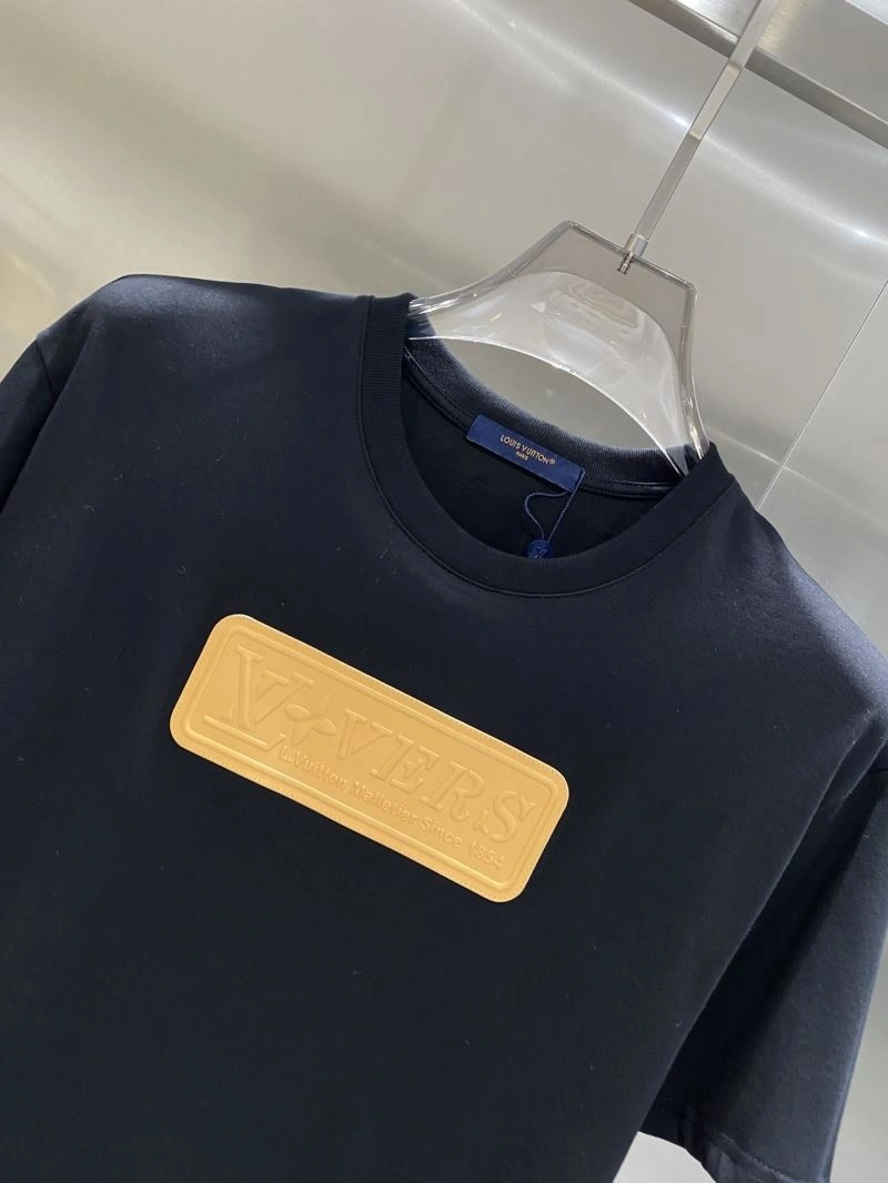 Lightweight Louis Vuitton T-Shirts 135513