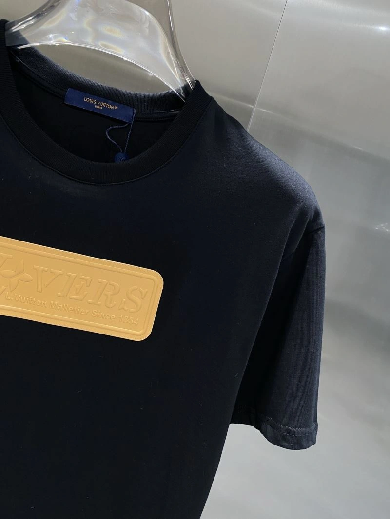 Lightweight Louis Vuitton T-Shirts 135513