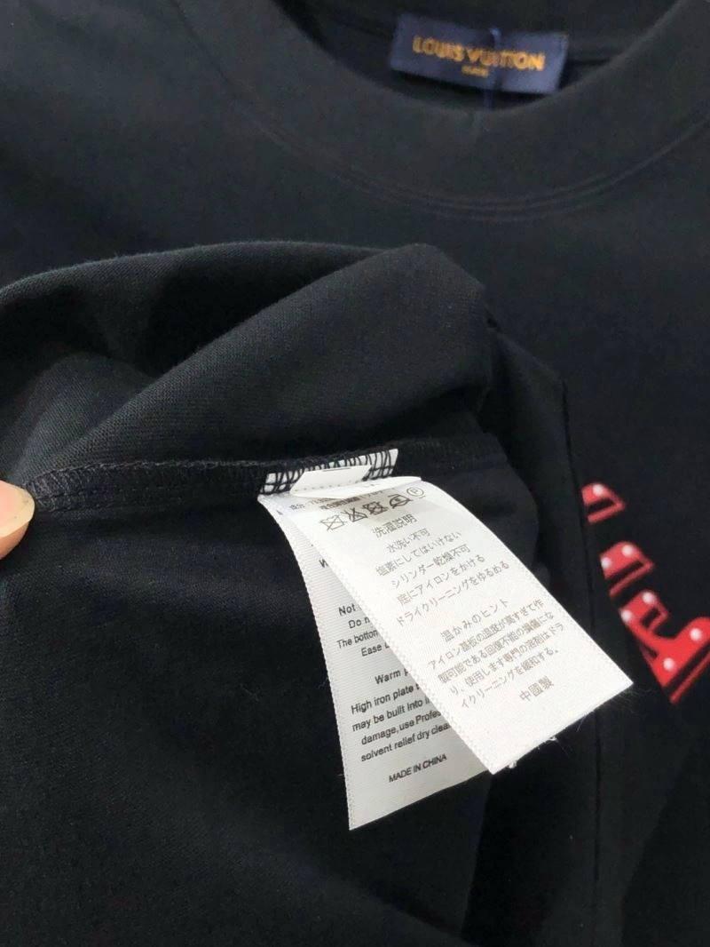Louis Vuitton T-Shirts Fashionable 135542