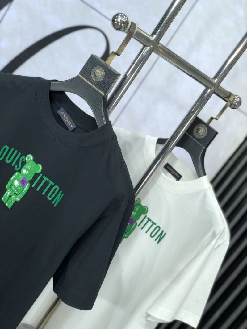 MoistureWicking Louis Vuitton T-Shirts 135523