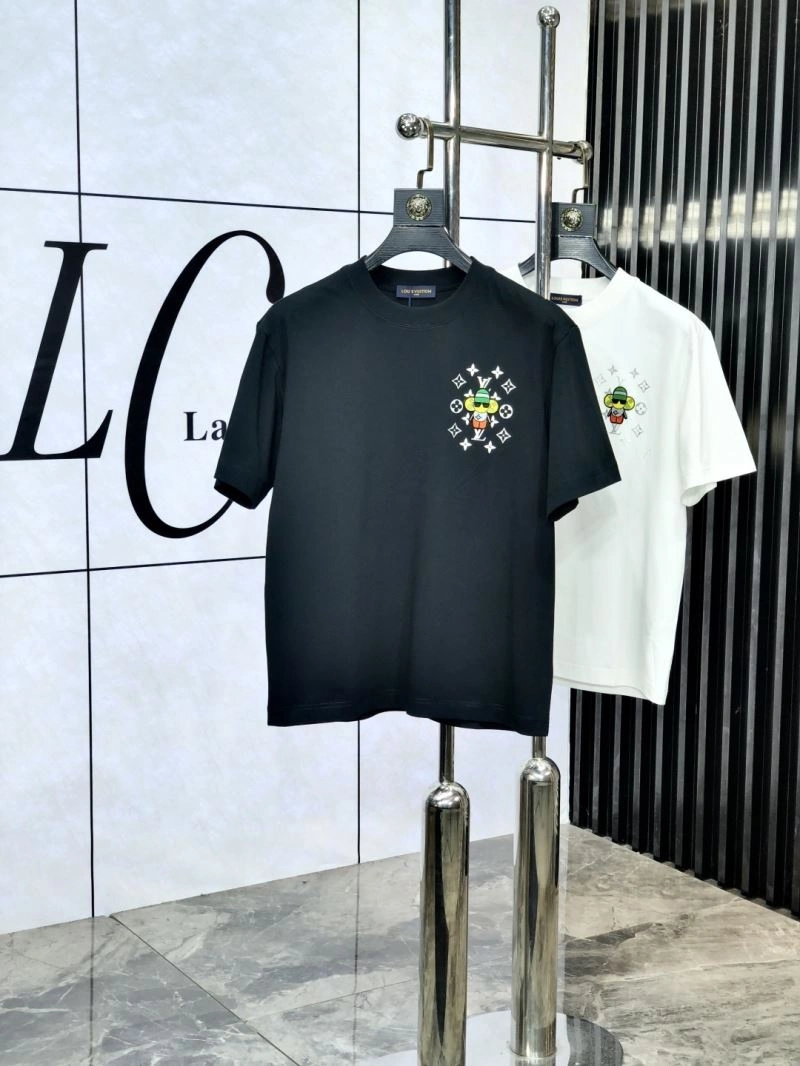 Versatile Louis Vuitton T-Shirts 135536