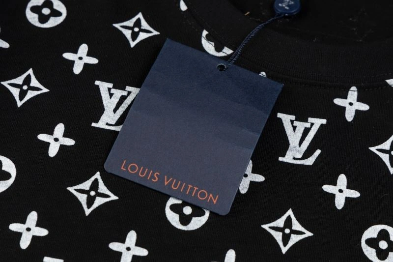 Louis Vuitton T-Shirts WellDesigned 135516