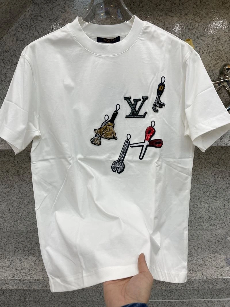 Louis Vuitton T-Shirts GoAnywhere 135543