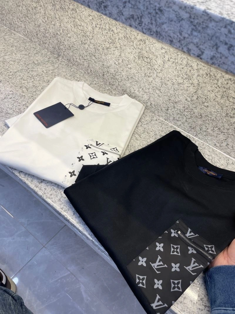 Louis Vuitton T-Shirts Sleek 135540