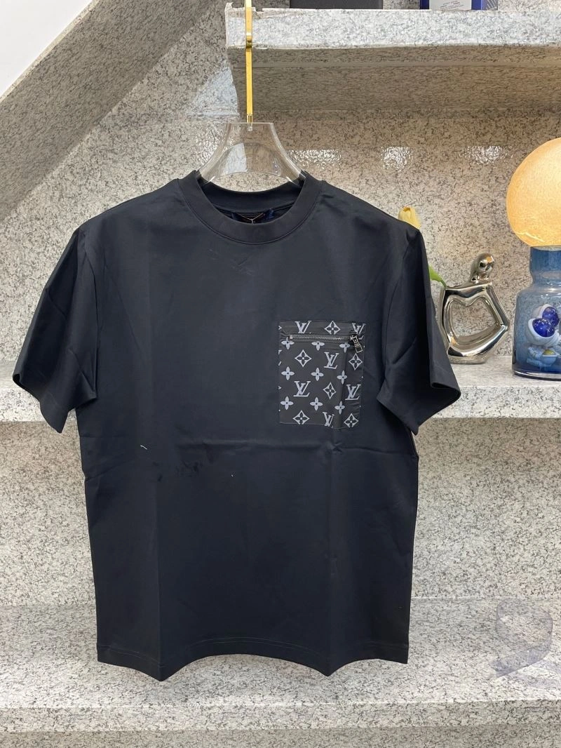 Louis Vuitton T-Shirts Sleek 135540