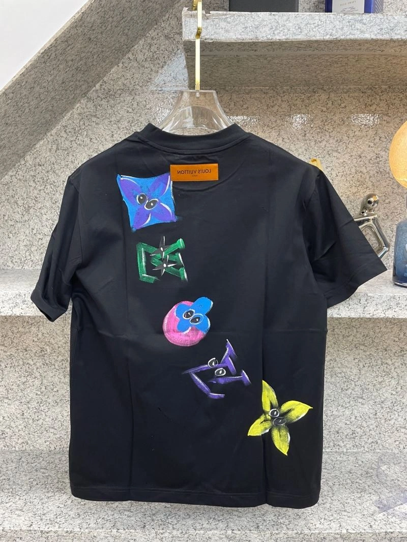 Louis Vuitton T-Shirts Trendsetting 135539