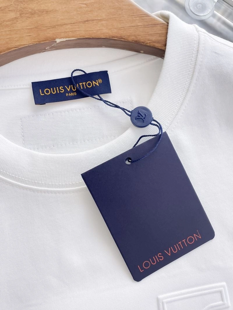 UrbanChic Louis Vuitton T-Shirts 135531