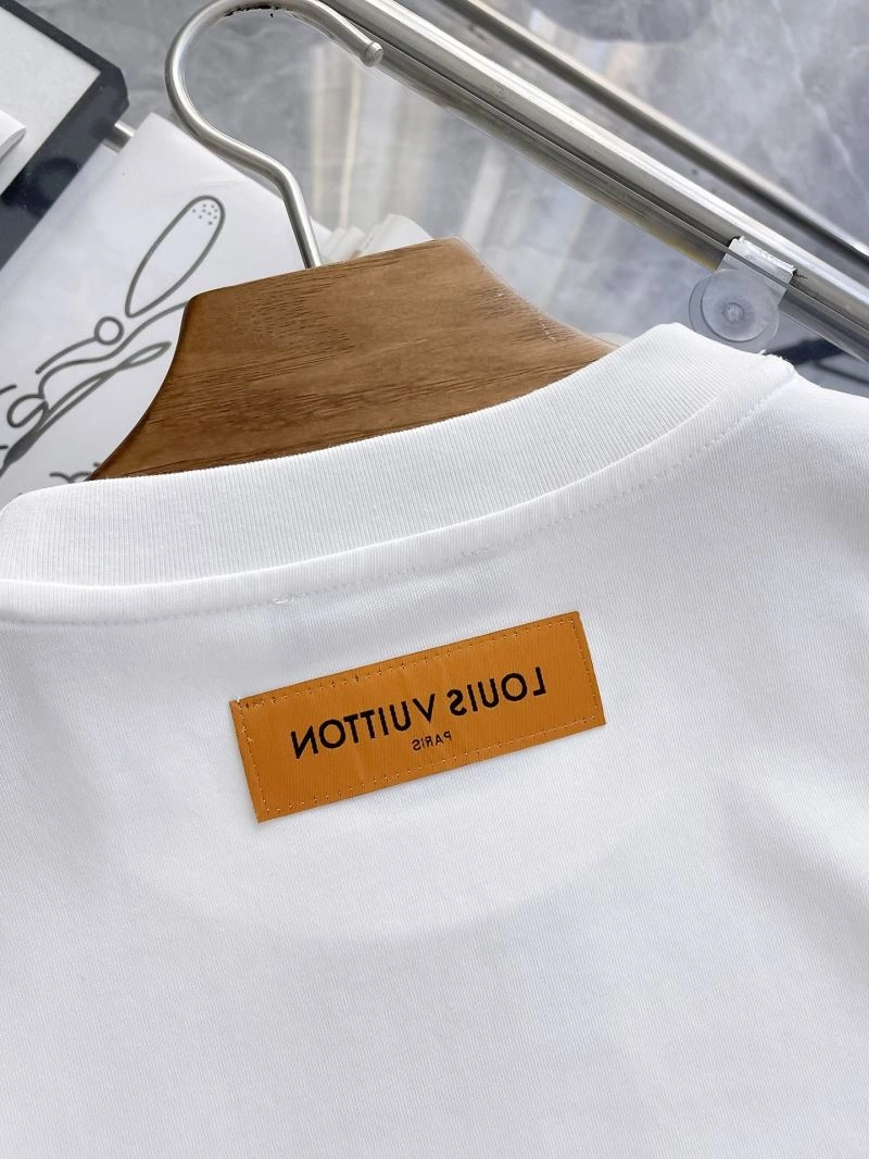 UrbanChic Louis Vuitton T-Shirts 135531