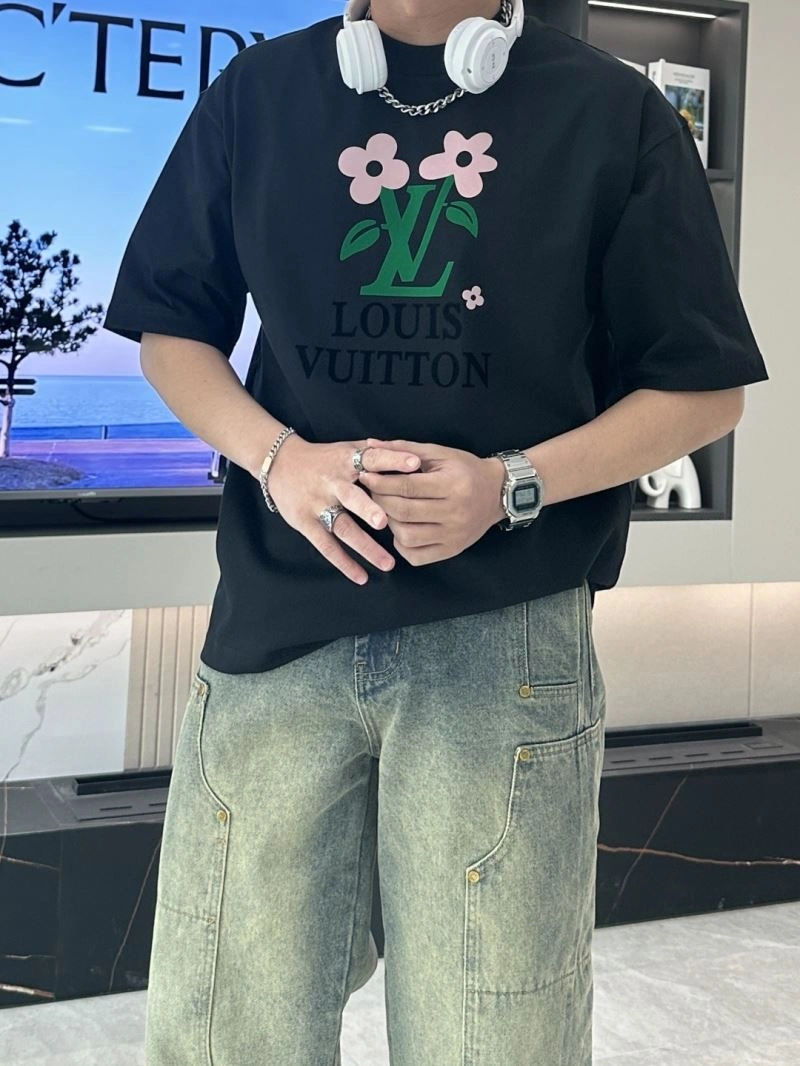 Supportive Louis Vuitton T-Shirts 135506