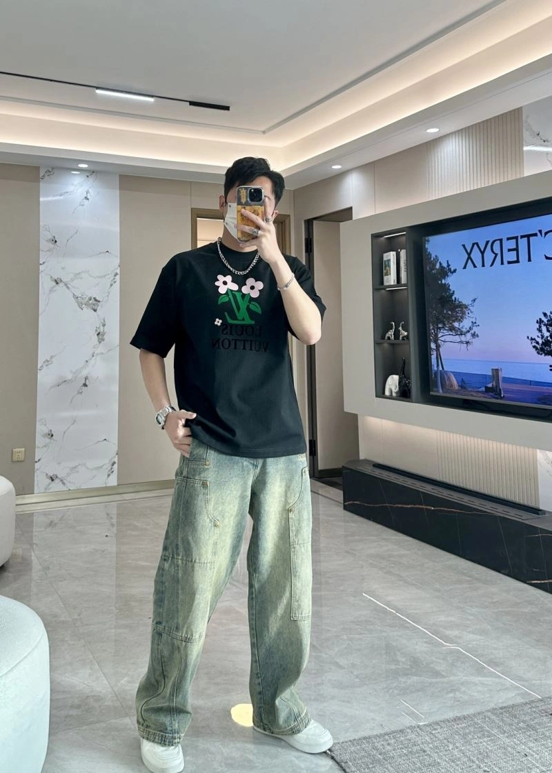 Supportive Louis Vuitton T-Shirts 135506