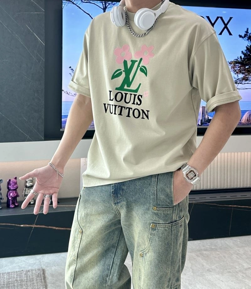 Timeless Louis Vuitton T-Shirts 135505