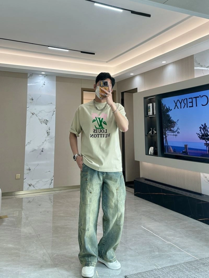 Timeless Louis Vuitton T-Shirts 135505