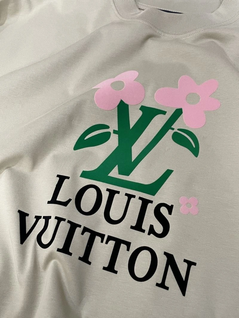 Timeless Louis Vuitton T-Shirts 135505