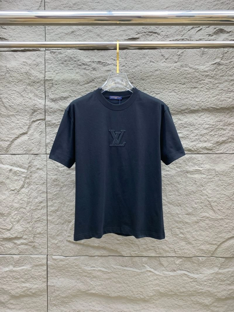 Sleek Louis Vuitton T-Shirts 135499