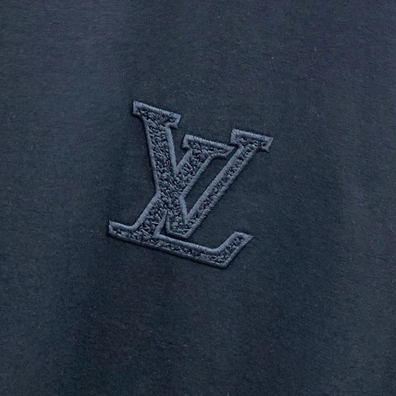 Sleek Louis Vuitton T-Shirts 135499