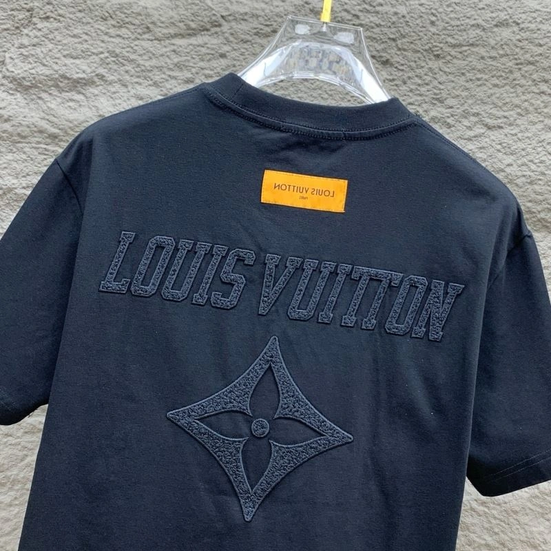 Sleek Louis Vuitton T-Shirts 135499