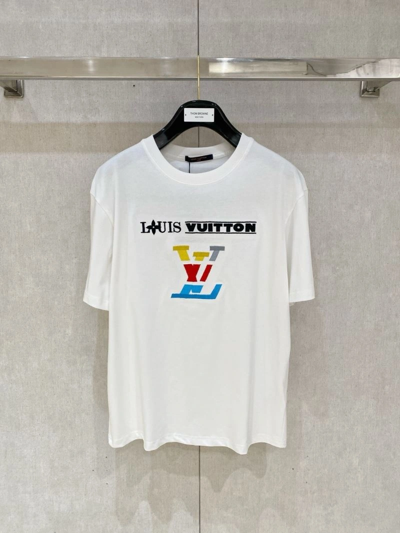Louis Vuitton T-Shirts Elegant 135479