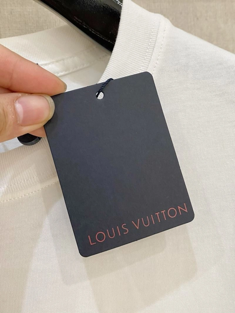 Louis Vuitton T-Shirts Elegant 135479