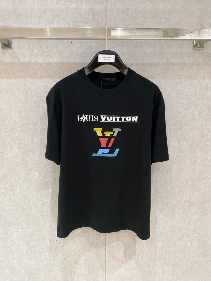 Modern Louis Vuitton T-Shirts 135481
