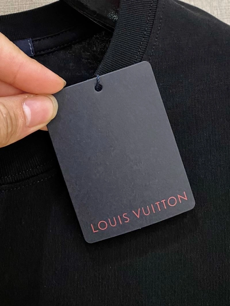Modern Louis Vuitton T-Shirts 135481