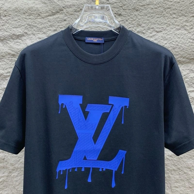 Seasonal Louis Vuitton T-Shirts 135477