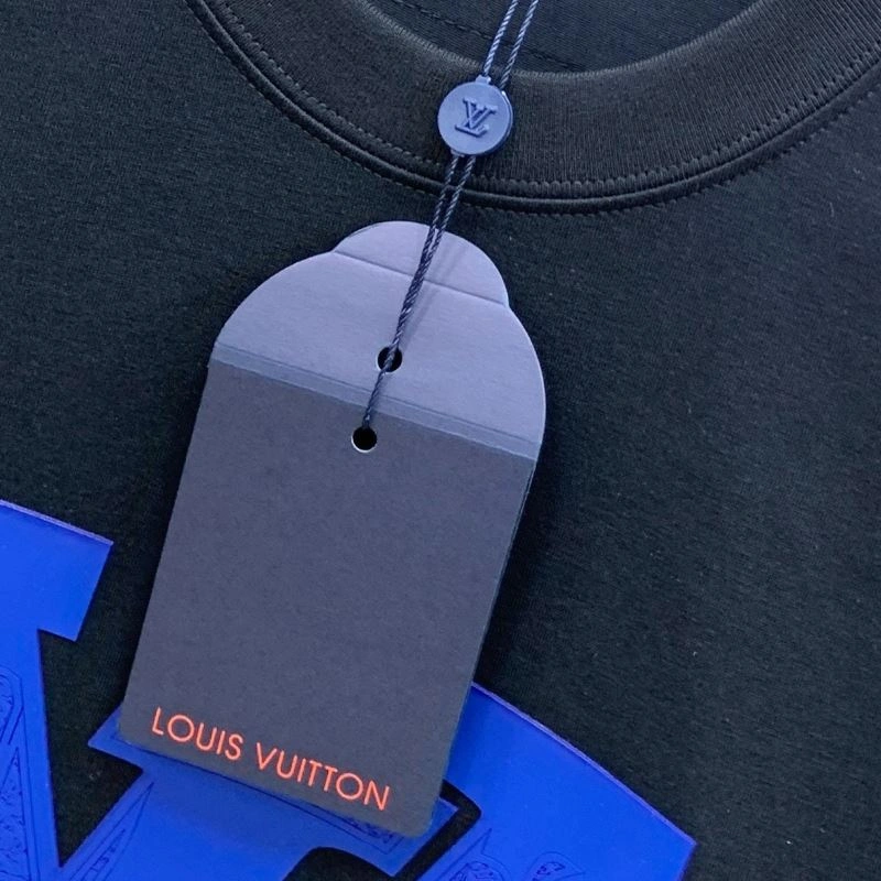 Seasonal Louis Vuitton T-Shirts 135477
