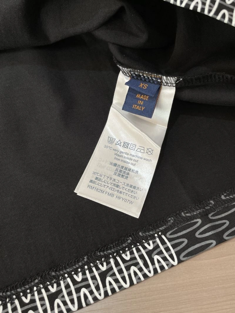 Louis Vuitton T-Shirts Functional 135492