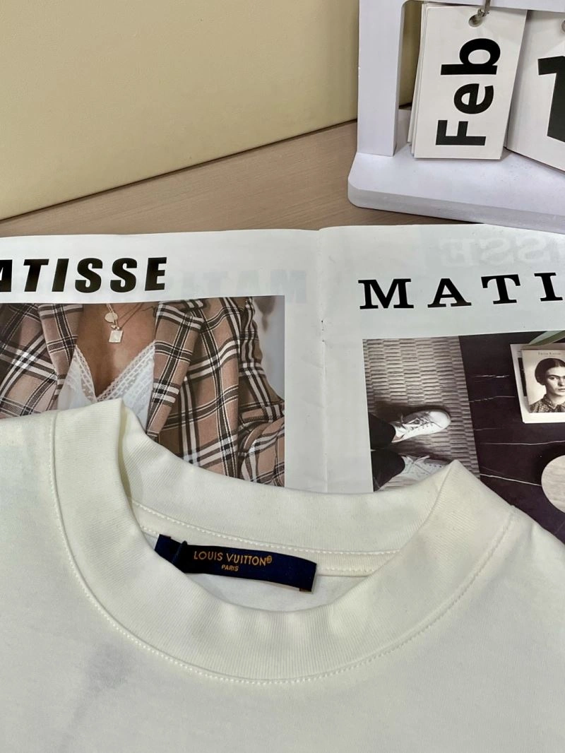 Louis Vuitton T-Shirts FashionForward 135480