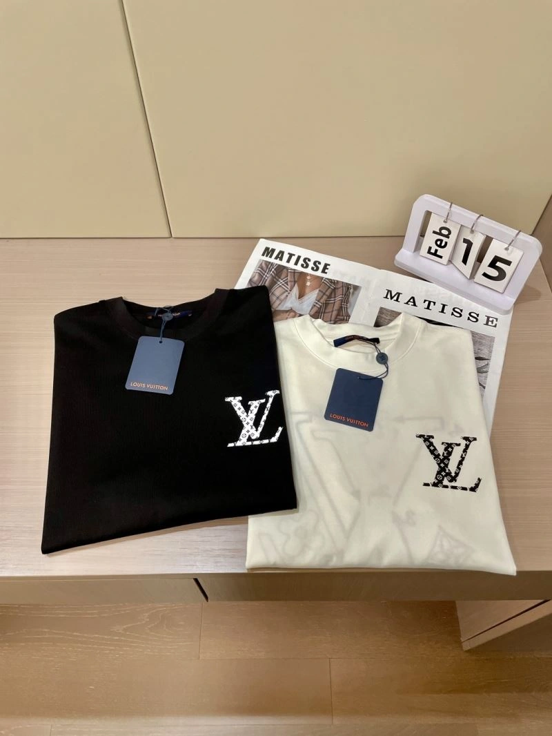Louis Vuitton T-Shirts FashionForward 135480