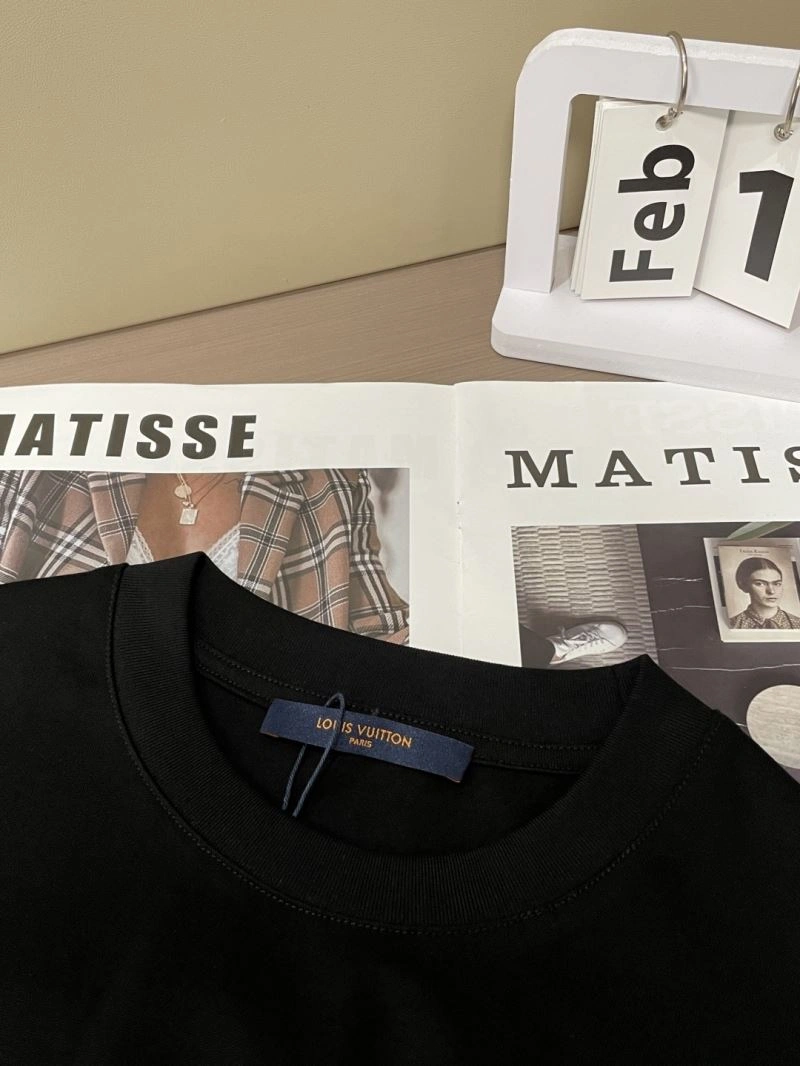 Louis Vuitton T-Shirts Resilient 135501